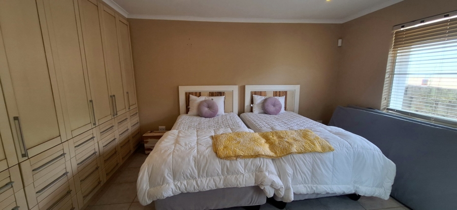 4 Bedroom Property for Sale in Vleesbaai Western Cape